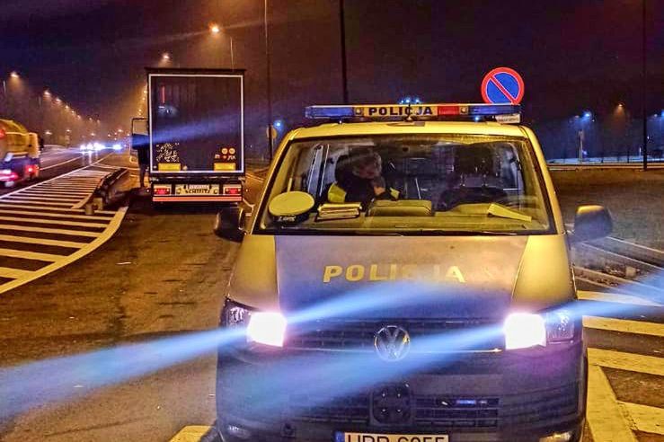 Policjanci z Gliwic ukarali kierowcę tira mandatami na kwotę ponad 6 tysięcy złotych.