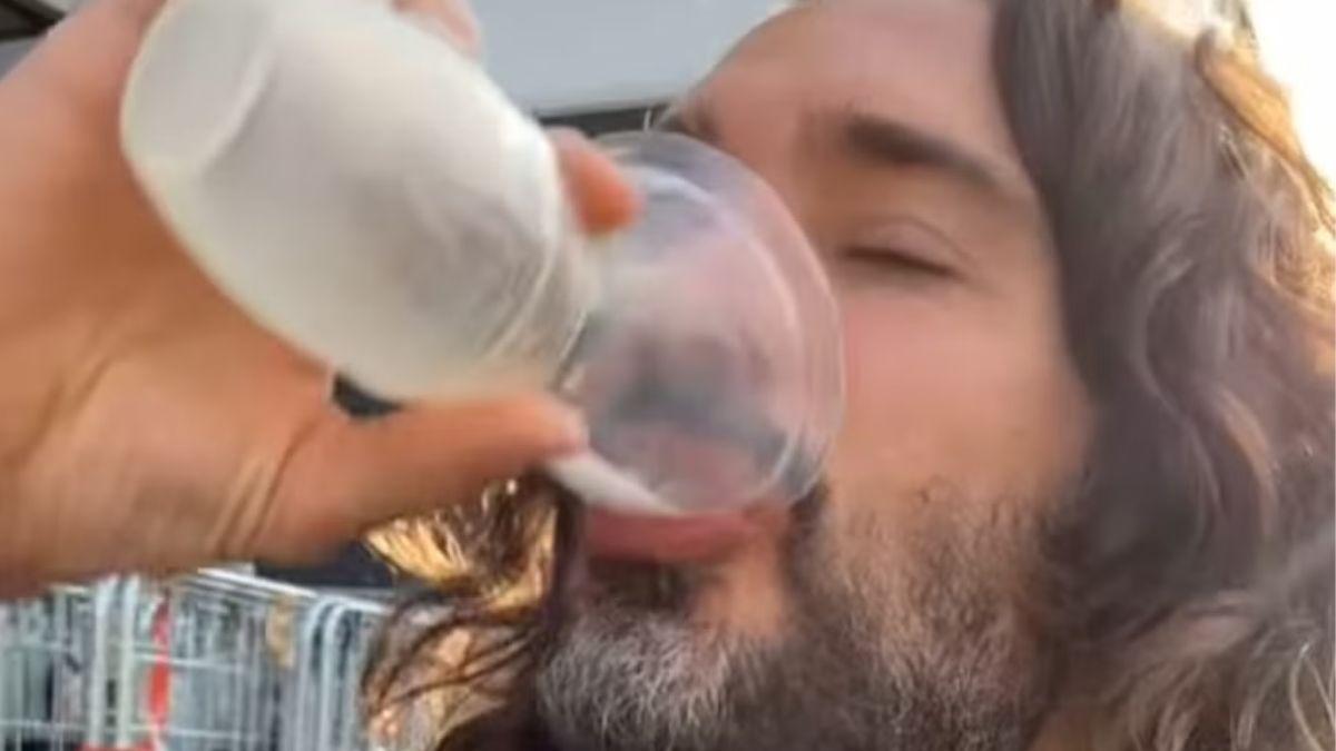 Wypił mleko z piersi swojej żony.