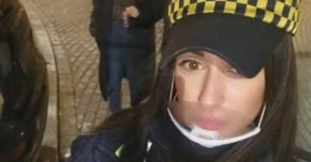 Nietypowa interwencja w Krakowie. Dobrze, że zajrzeli pod maskę
