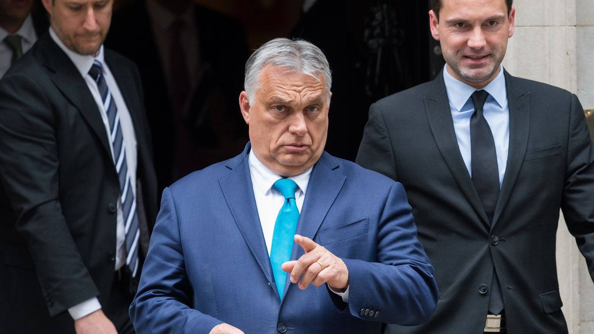 LONDON, UNITED KINGDOM - MAY 28, 2021: Hungarian Prime Minister Viktor Orban (C) leaves 10 Downing Street after bilateral talks with British Prime Minister Boris Johnson, on 28 May, 2021 in London, England. (Photo credit should read Wiktor Szymanowicz/Barcroft Media via Getty Images)