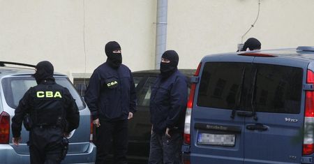 Akcja CBA. Trzej biznesmeni i policjant zatrzymani w klubie nocnym