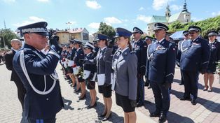 Rzeszów: Wojewódzkie obchody Święta Policji na placu przed Urzędem Wojewódzkim