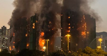Olbrzymi pożar wieżowców w Hongkongu