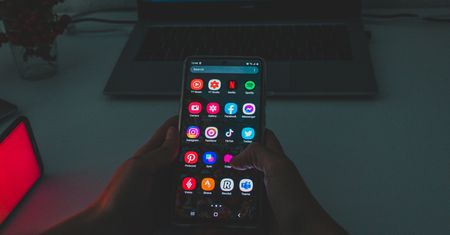 Fałszywa subskrypcja w setkach aplikacji. Oskubali 105 mln użytkowników Androida