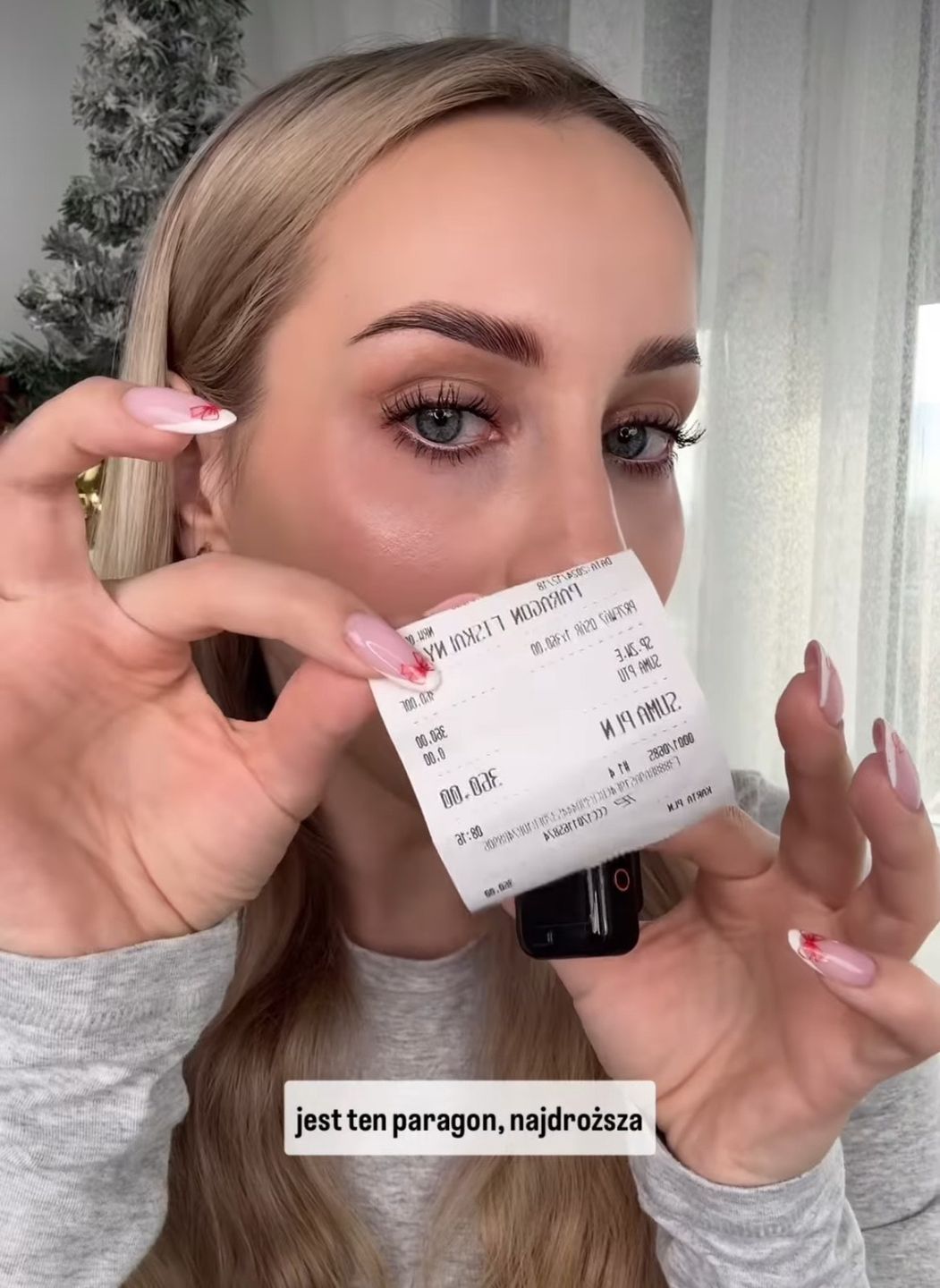 Influencerka pokazuje paragon za przejazd
