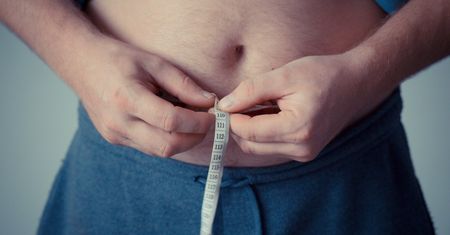 Przybierasz na wadze? To może być spowodowane plastikiem