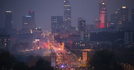 Wiadomo, ile ludzi na marszu. Trzaskowski zabrał głos