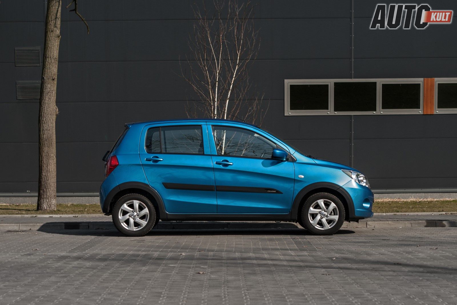 Z profilu Suzuki Celerio prezentuje się chyba najlepiej.