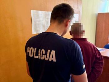 Żukowo: Chodził po domach i straszył ludzi nożem. Potem zaatakował policjantów. Zatrzymany 50-letni Ukrainiec