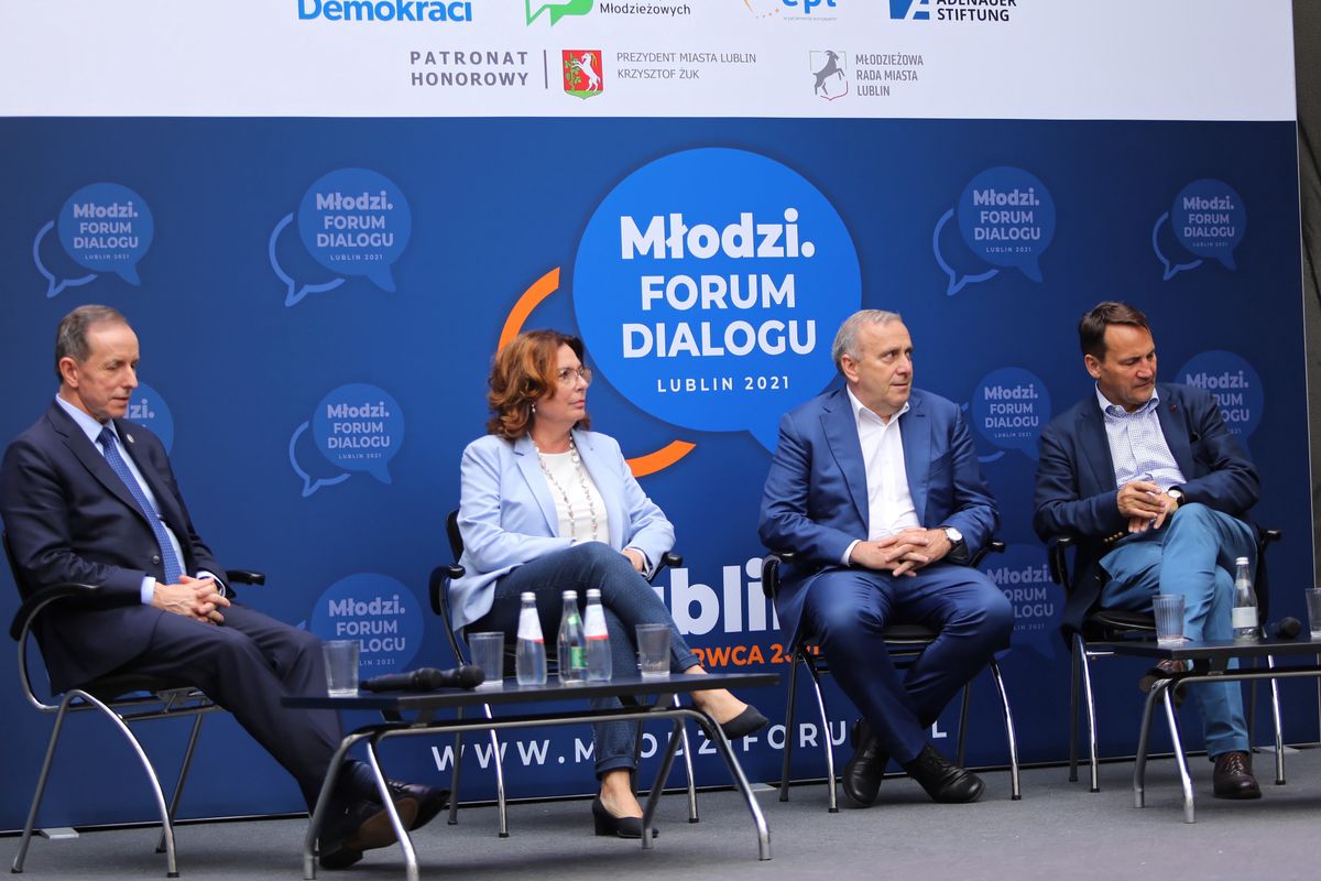 Lublin. Debata polityków PO - (od lewej) Tomasz Grodzki, Małgorzata Kidawa-Błońska, Grzegorz Schetyna, Radosław Sikorski 