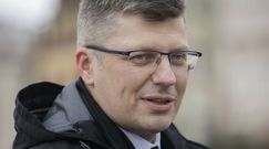 Koronawirus w Polsce. Marcin Warchoł bez maseczki. Cezary Tomczyk nie ma wątpliwości