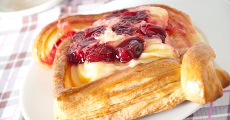 Prosty przepis na chrupiące ciastka z budyniem. 15 minut przygotowań, a resztę robi piekarnik