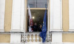 Zdjęli polską flagę z budynku konsulatu. Na miejscu ambasador