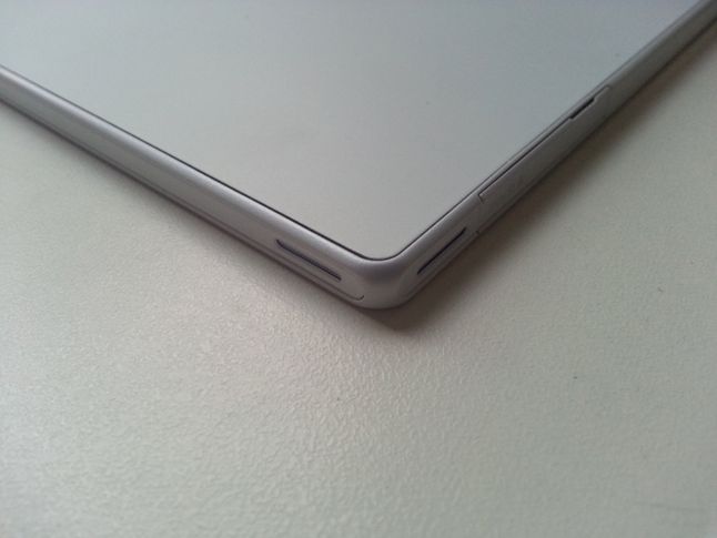 Xperia Tablet Z - głośniki (fot. wł.)