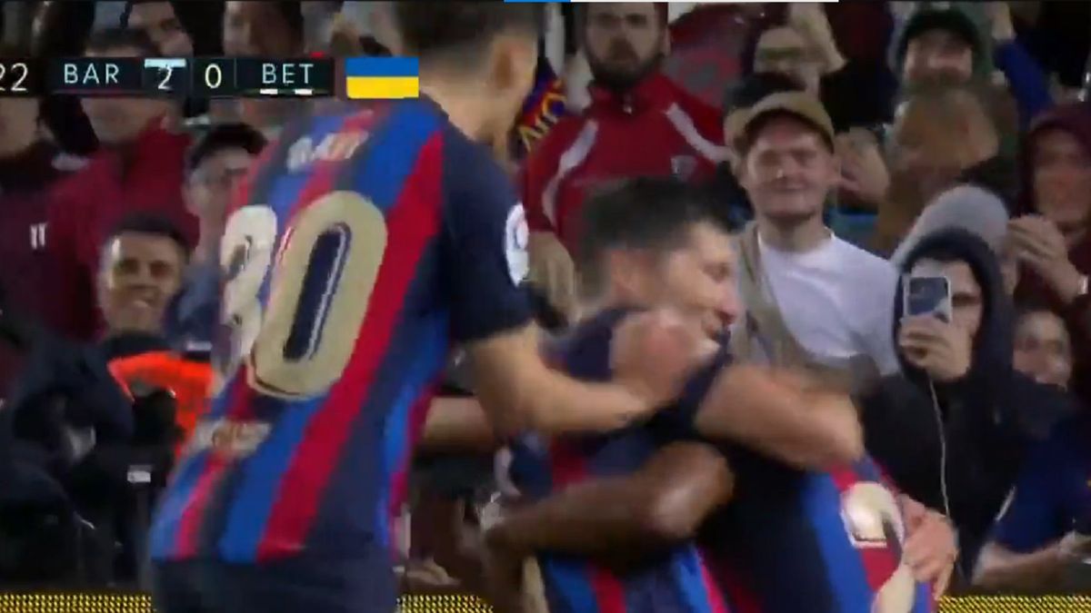 Twitter / Eleven Sports / Na zdjęciu: radość piłkarzy FC Barcelony