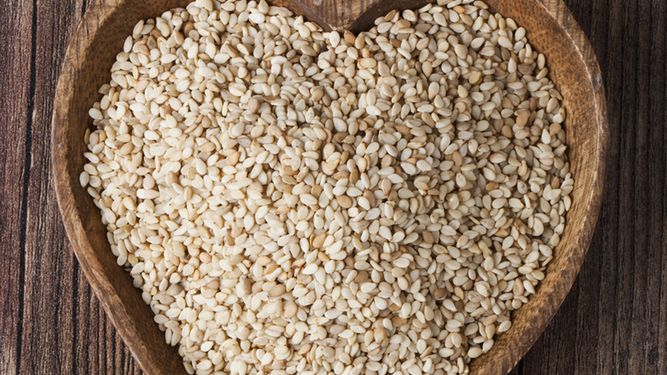 Ziarna sezamu opiekane z dodatkiem soli