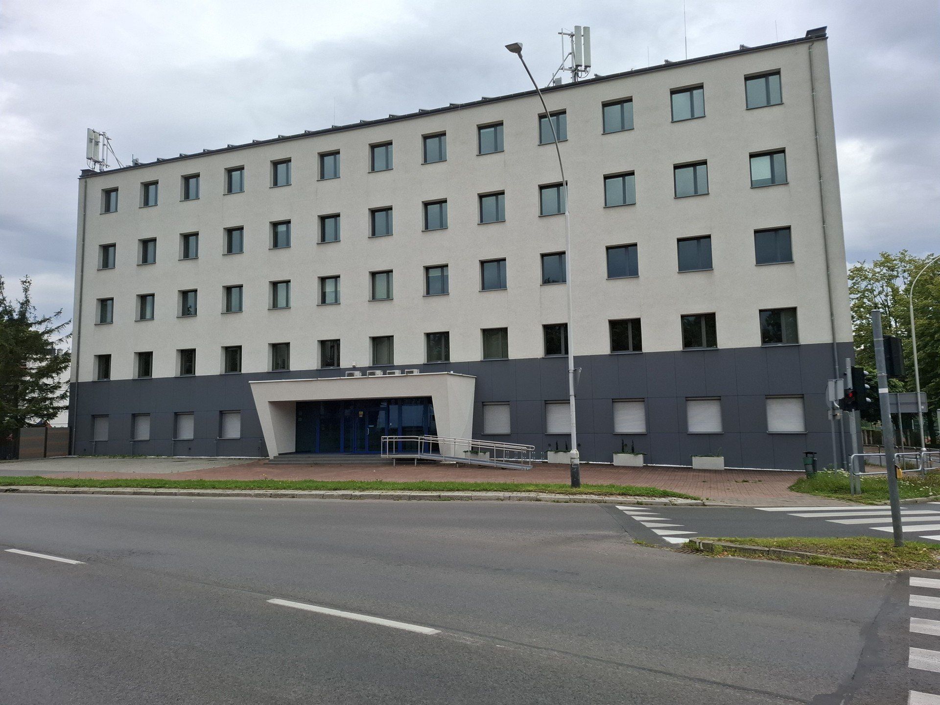 Dawny budynek &#34;Przemysłówki&#34;, który kupiła Prokuratura Okręgowa w Częstochowie