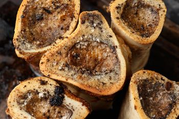 Działa jak naturalny smar na bolące stawy. Ubij z masłem i używaj do chleba