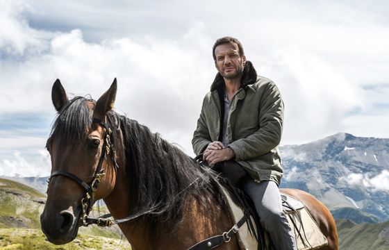 Popularny francuski serial w ofercie naziemnego kanału Antena HD