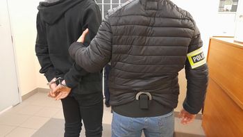 Zrozumiał, że go rozpoznali. Tak zareagował. Akcja policji w Małopolsce
