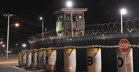 Kontrowersyjne więzienie świeci pustkami. Zostało 15 osadzonych