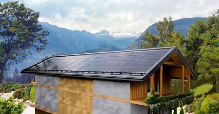 Więcej niż fotowoltaika. Polska firma zaprezentowała w Szwajcarii "solarny dach"