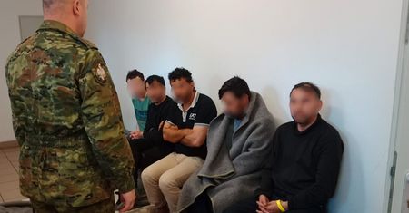Przemytnik i pięciu nielegalnych migrantów zatrzymani na polsko-niemieckiej granicy
