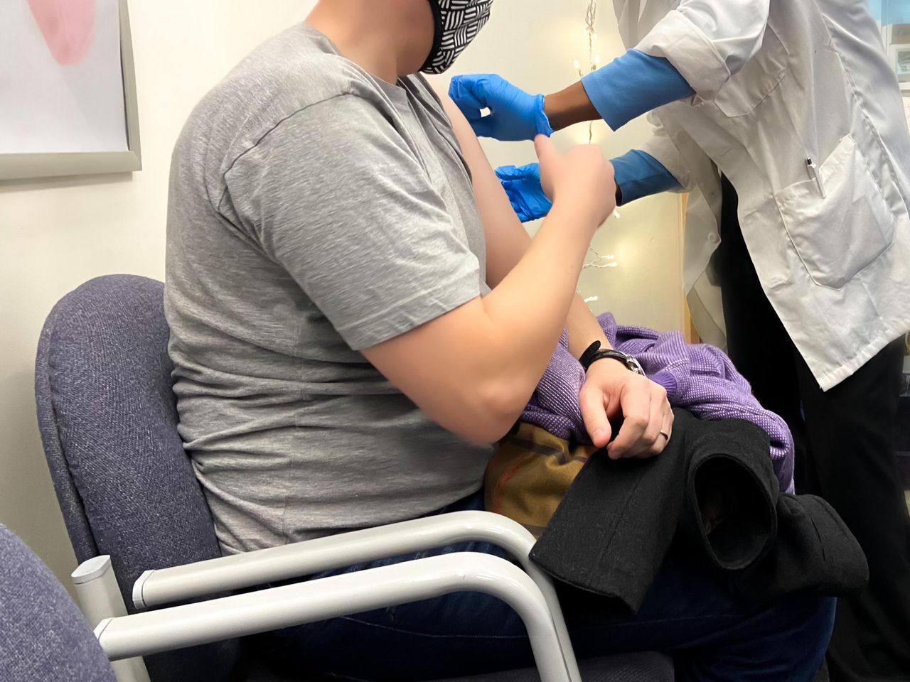 Lekarze o szczepieniach w aptekach. NRL ostrzega przed ryzykiem i apeluje o bezpieczeństwo pacjentów