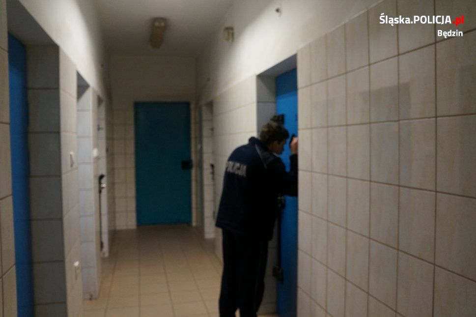 Śląskie. Najbliższe trzy miesiące spędzi w areszcie 30-letni sprawca napadu na policjantów w Będzinie.