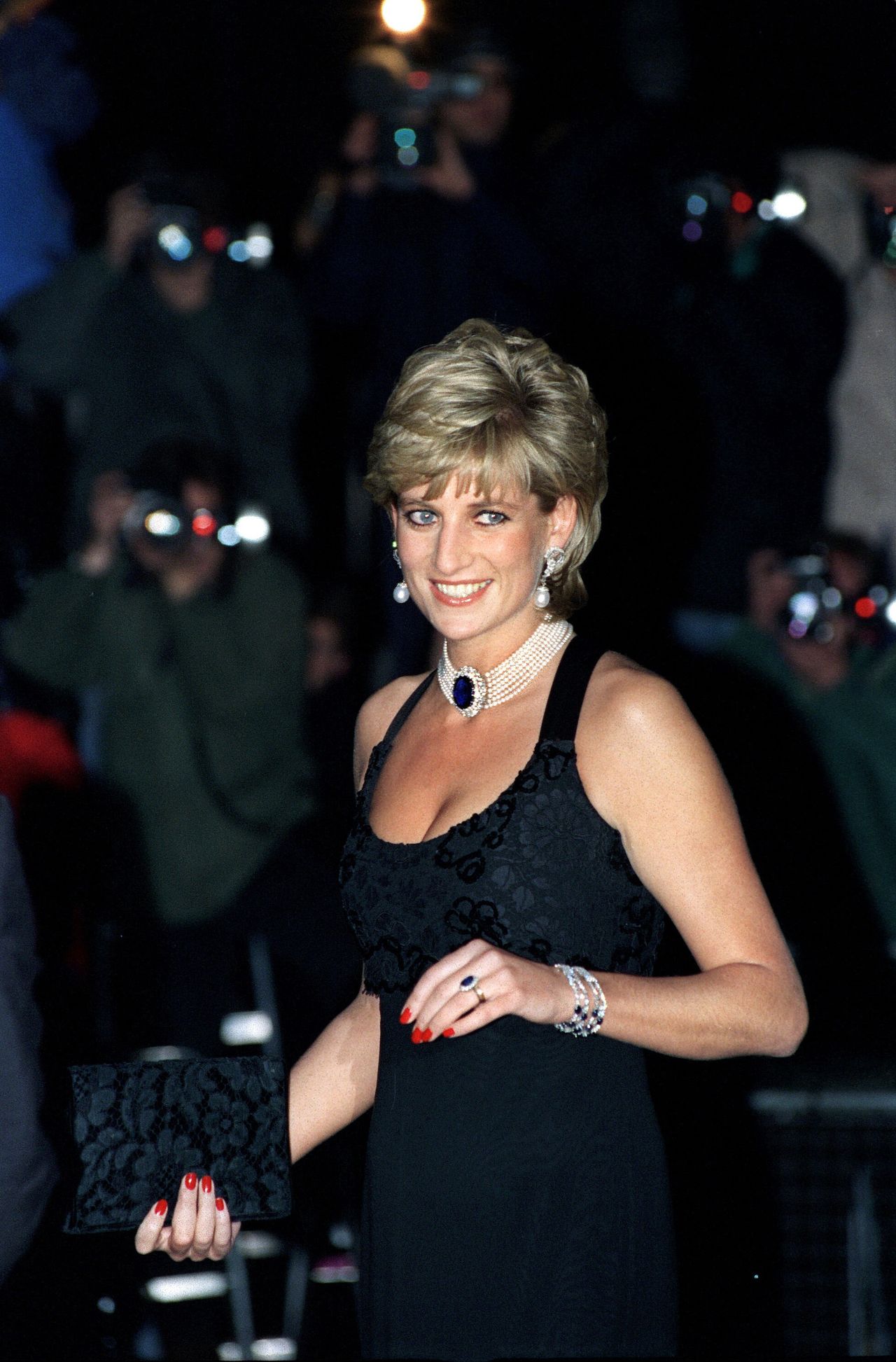 W latach 90. księżna Diana przeszła fryzjerską metamorfozę 