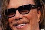 Mickey Rourke wali po bębnach