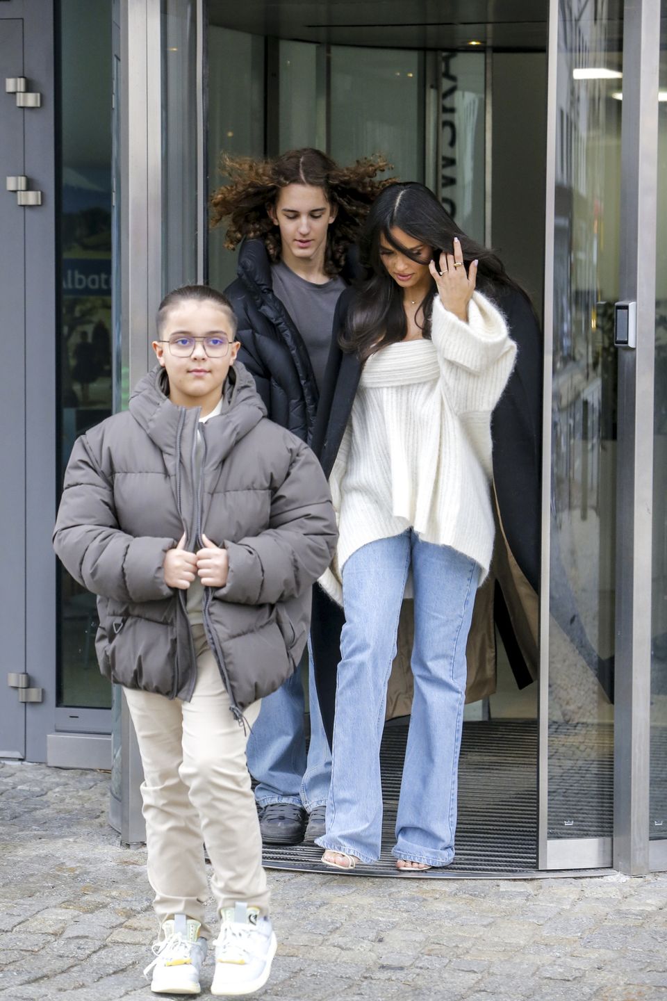 Klaudia El Dursi z synami przed studiem "Dzień Dobry TVN"