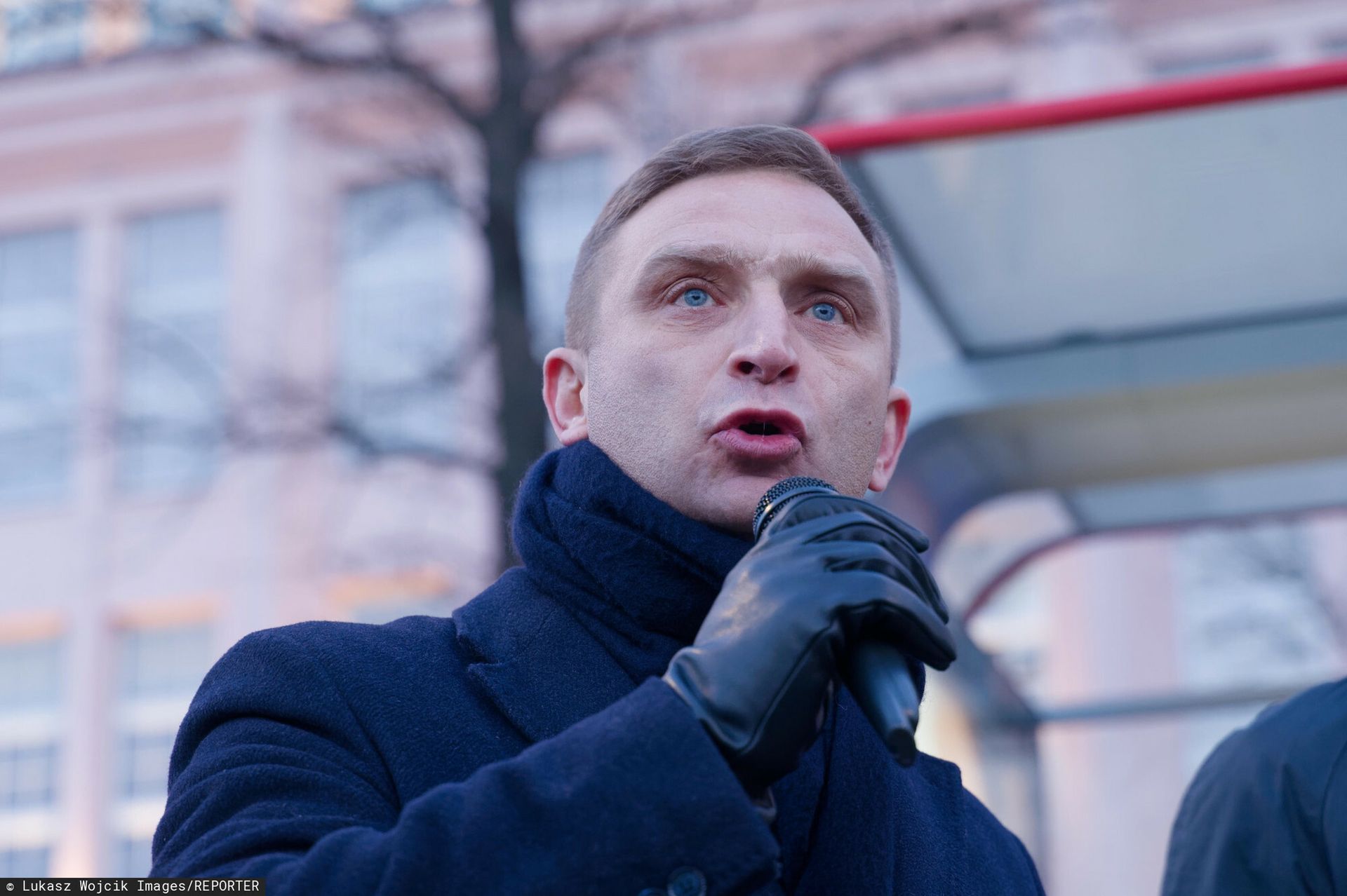 Kłopoty Bąkiewicza. Właściciele hoteli i sal konferencyjnych odmawiają rezerwacji