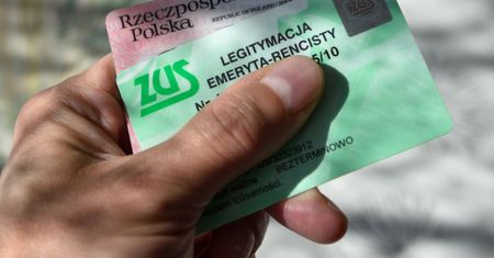 Wyrób oprócz legitymacji emeryta. Skorzystasz z dużych ulg