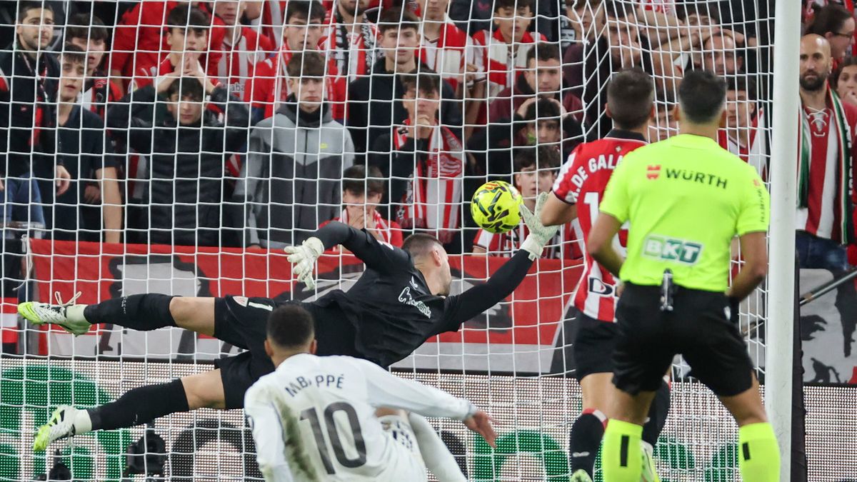 PAP/EPA / PAP/EPA/LUIS TEJIDO / Kylian Mbappe otworzył wynik meczu