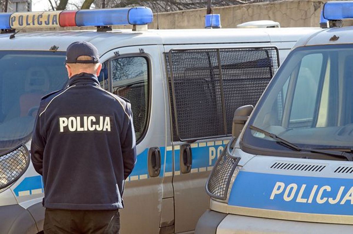 Warszawa. Policja zatrzymała mężczyznę za uszkodzenie samochodów [zdj. ilustracyjne] 