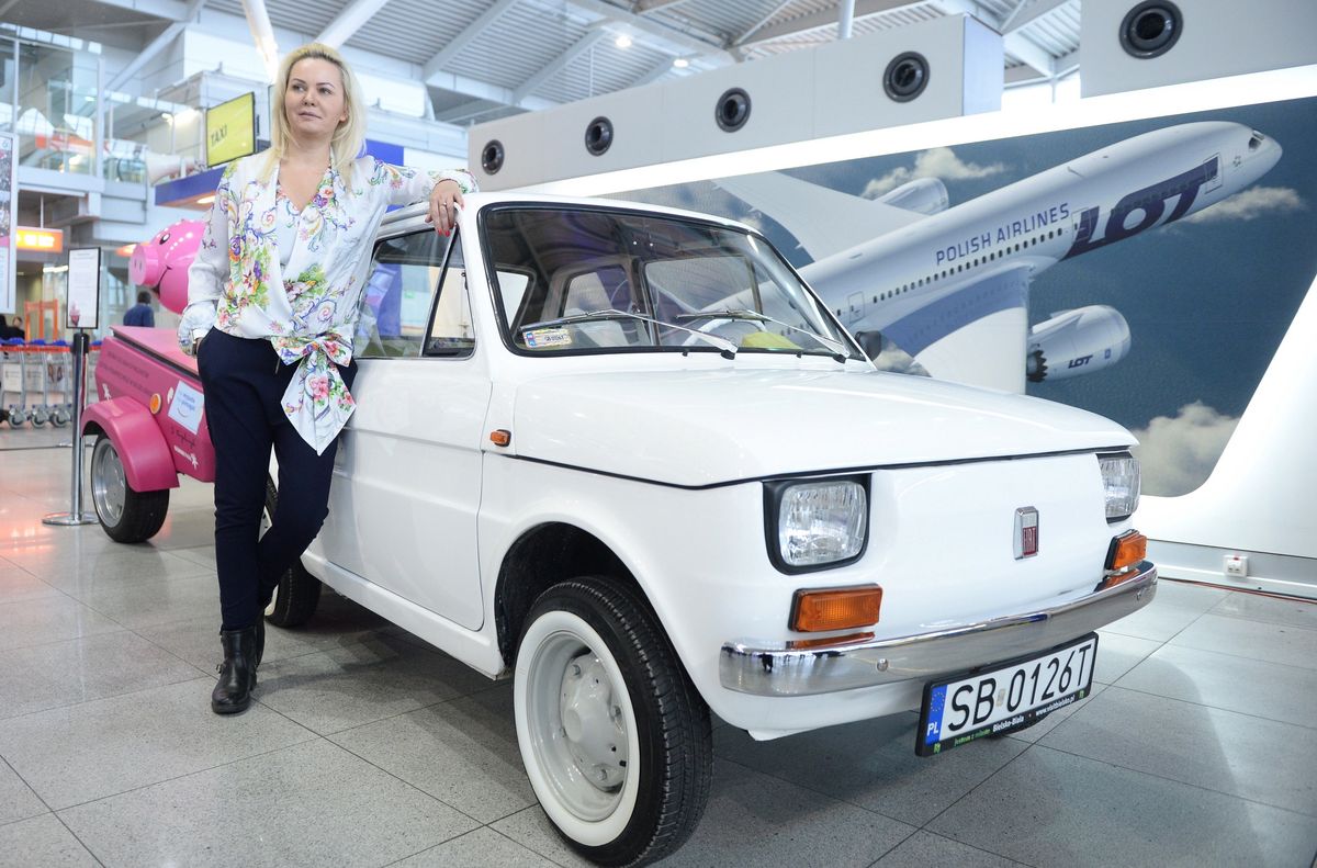 Fiat 126p, któy trafił do Toma Hanksa, i Monika Jaskólska - pomysłodawczyni akcji 