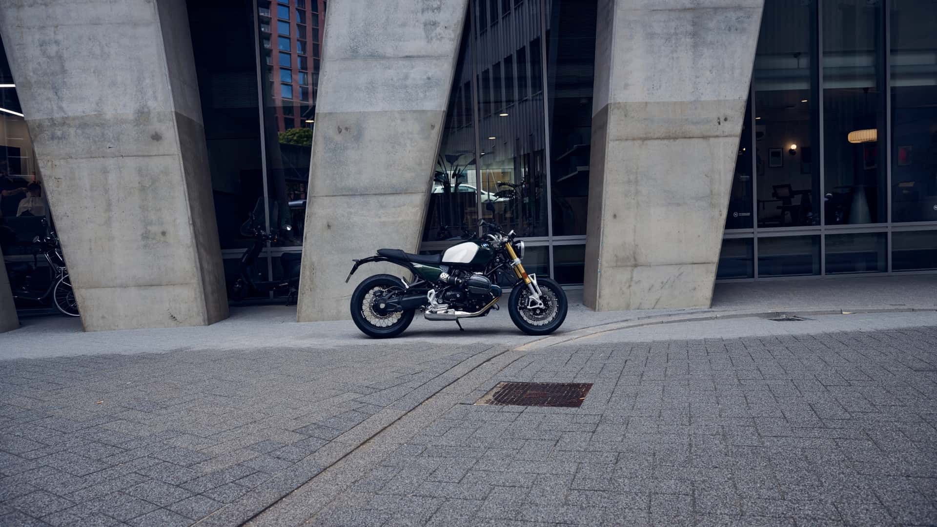 BMW R12 na rok 2024