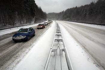 Sceny na pomorskich drogach. Odrynarne zachowanie kierowców