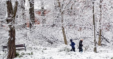 Ostrzeżenie IMGW. Możliwe opady śniegu w Karkonoszach, oblodzenie we Wrocławiu