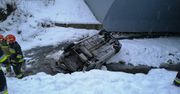 Podkarpacie. Auto runęło z mostu do rzeki. 20-letnia kobieta w szpitalu