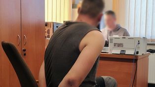 Brzeg: Poszukiwany listem gończym schronił się u babci. Wpadł pod domem z narkotykami w kieszeni