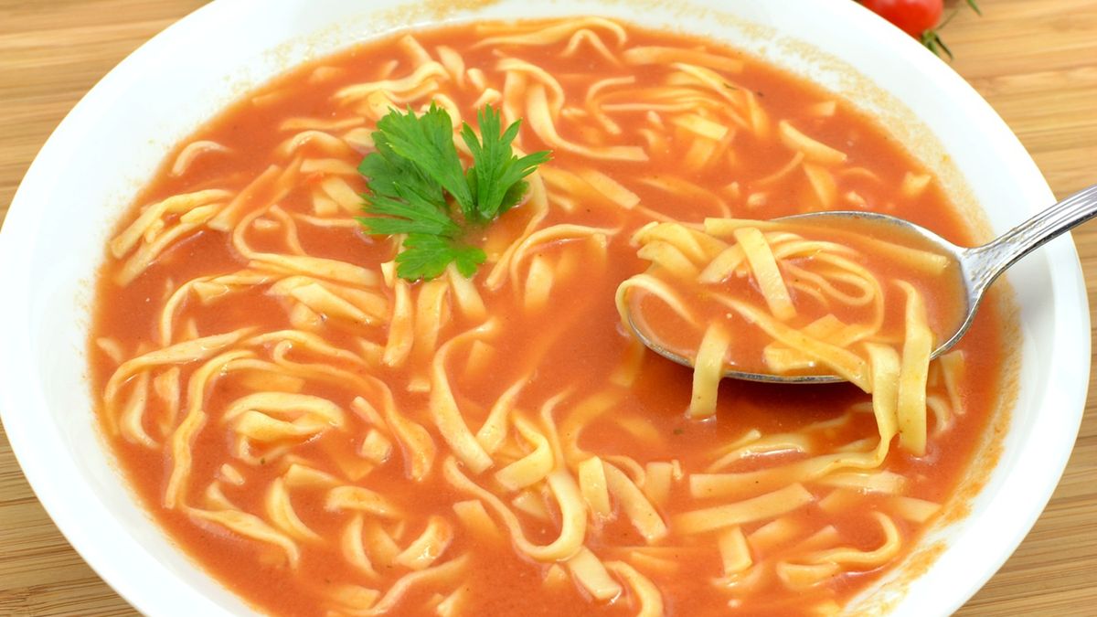 Zupa pomidorowa z masłem