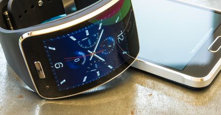 BatON poda poziom naładowania urządzeń Bluetooth na ekranie smartfonu