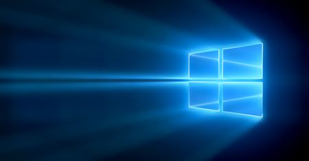 Reklamy Edge'a na tacce systemowej, czyli kolejne nowości w Windowsie 10 (aktualizacja)