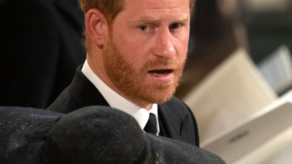 Królowa Elżbieta II miała martwić się o księcia Harry'ego