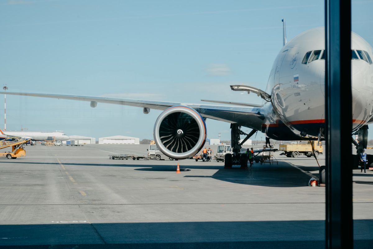 UE rozważa ograniczenia dla podróżnych z USA z powodu wzrostu liczby zakażeń 