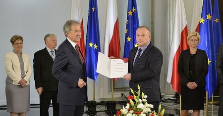 Wulgaryzmy na profilu posła PiS. "Ty k...o tuskowa!"