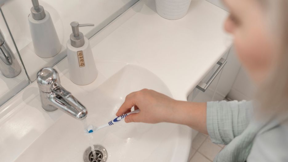 Nie myj wtedy zębów. Inaczej zrobią się żółte / zdjęcie poglądowe