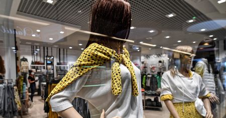 Sklepy szykują się na otwarcie galerii handlowych i... się zamykają. Większych przecen już nie będzie